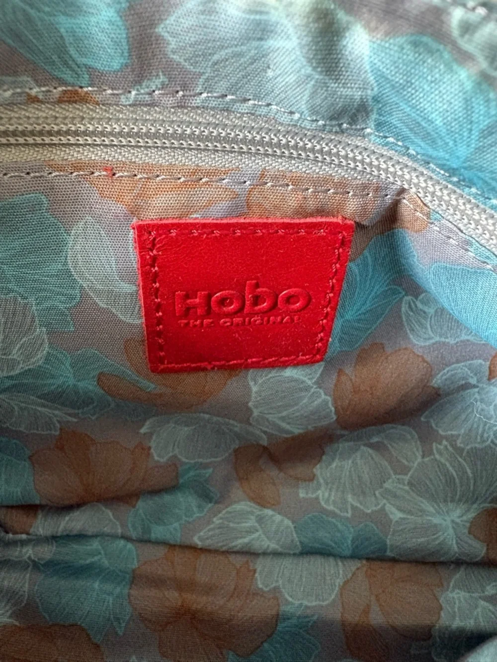 HOBO sleek mahogany