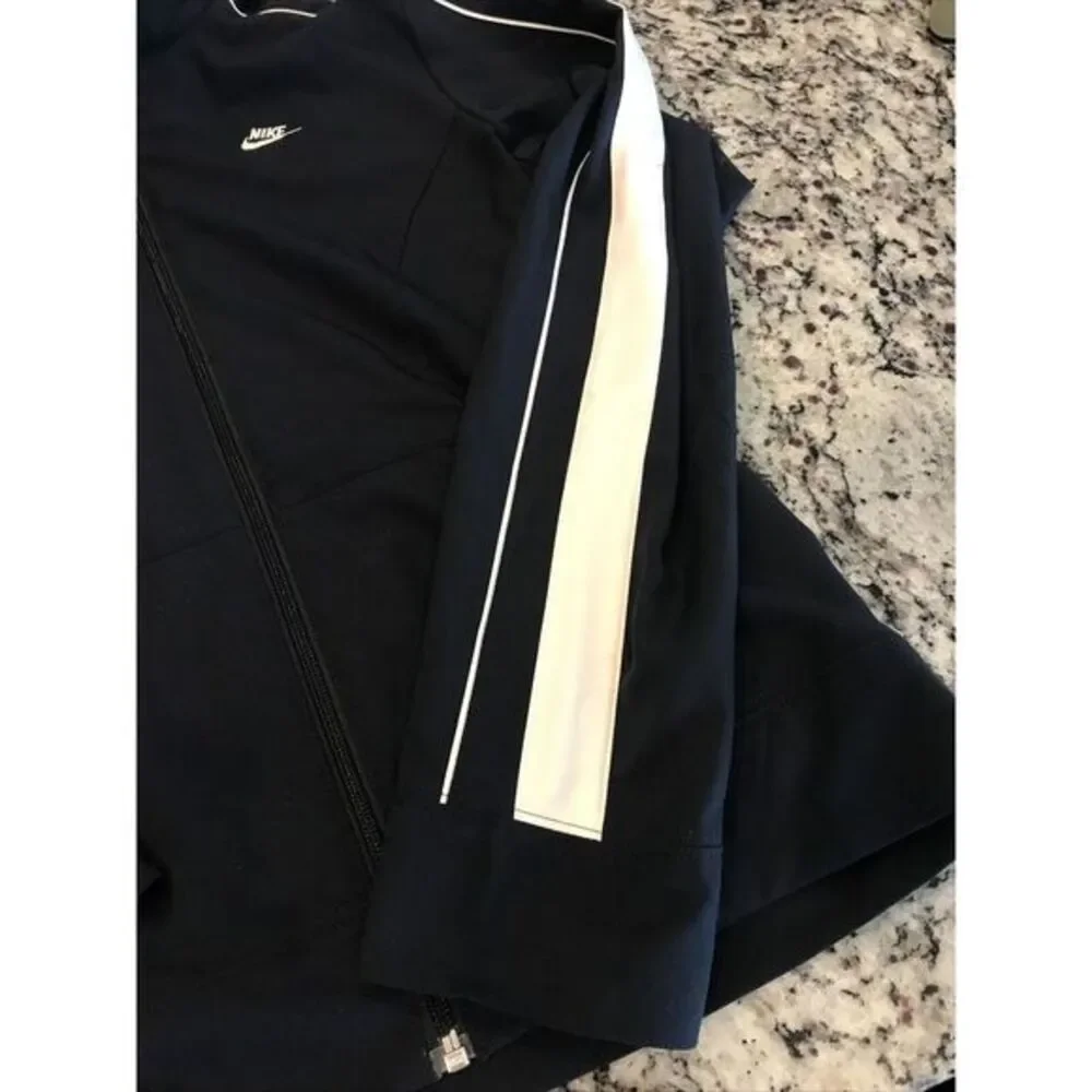 Nike women light