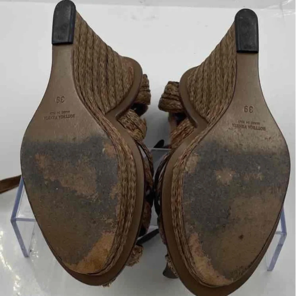 Bottega Veneta very good