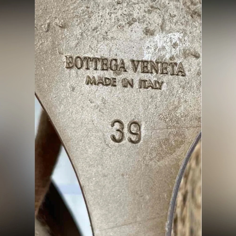 Bottega Veneta very good