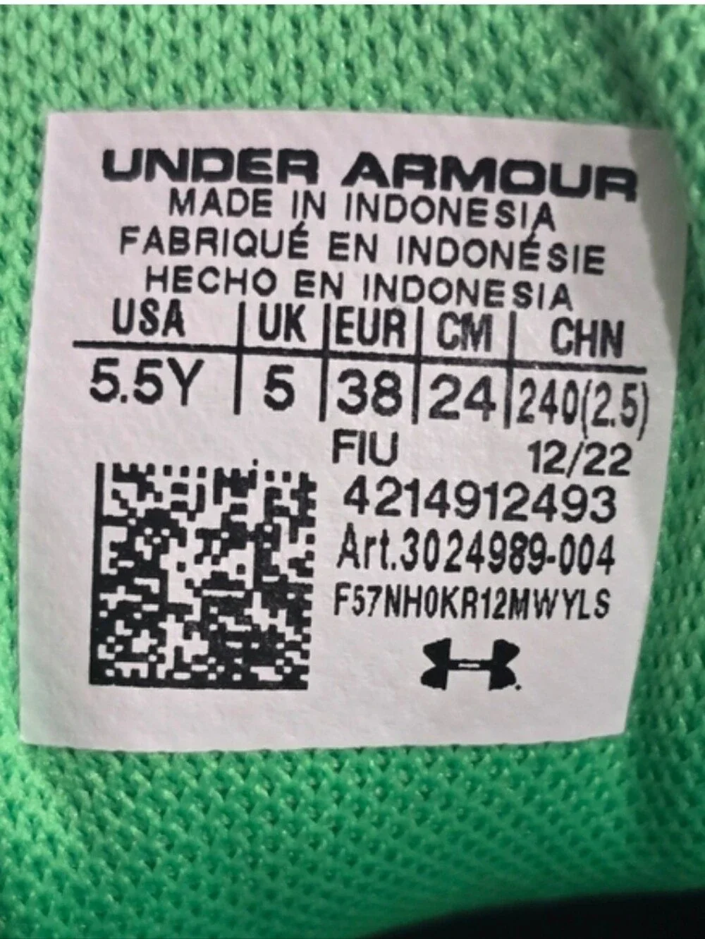 Under Armour Big Boys' Surge 3 Running Shoe Size 5.5Y