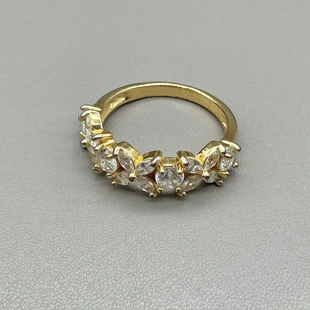 Ring Size 9 Gold Tone Clear Rhinestone Floral Band Cocktail Womens Fashion Ring