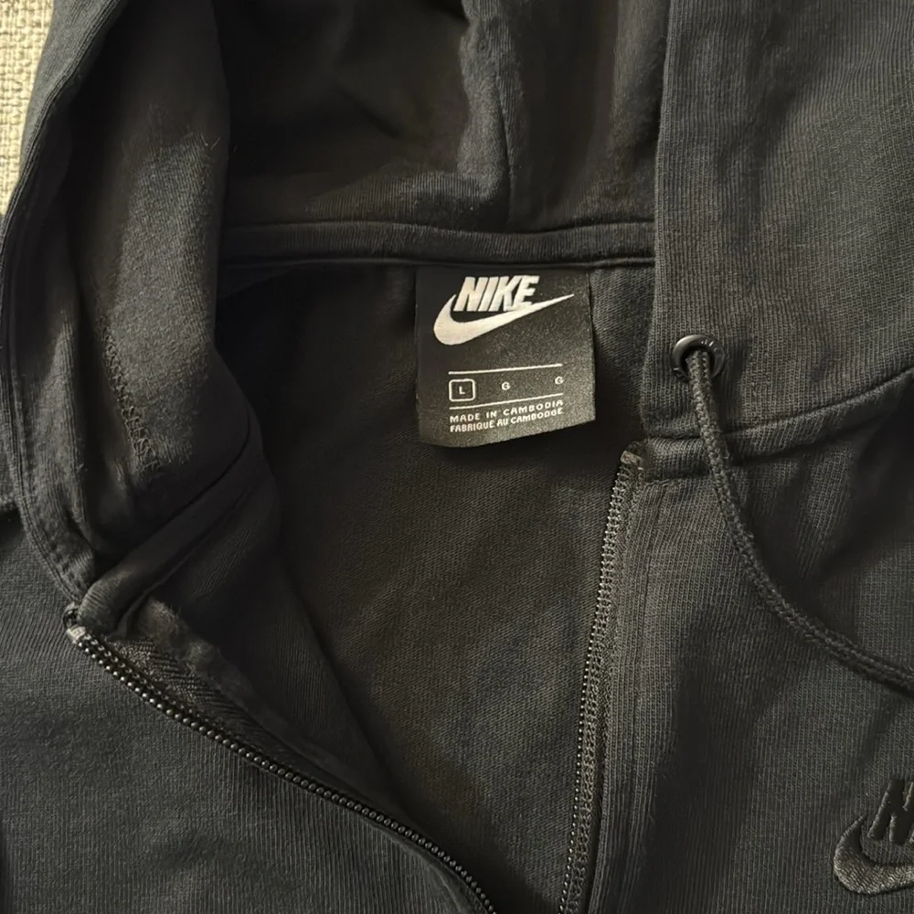 Nike see #zipuphoodie heading