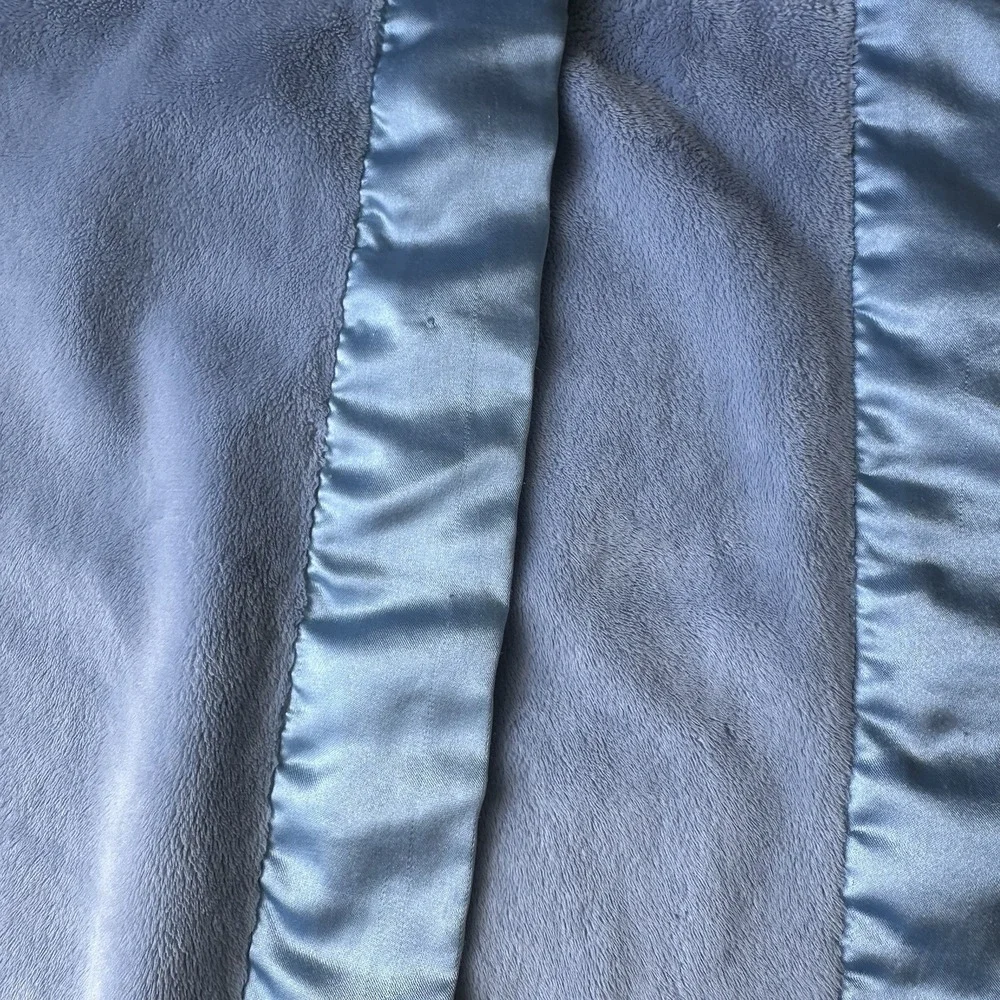 My Blankee trim light satin