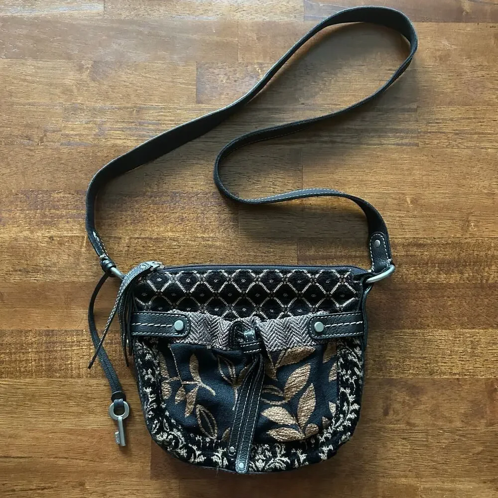 Vintage-Inspired Boho Floral Fossil Crossbody
