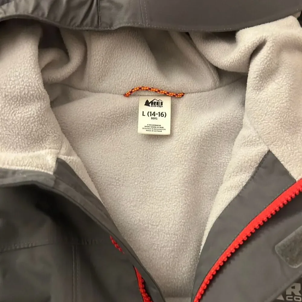Rei Co-Op grey rei