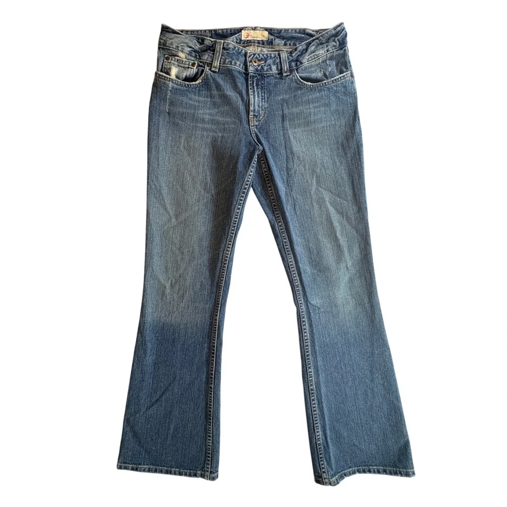BKE Culture Jeans Mens 32x31.5 Medium Wash Flare Leg 100% Cotton Distressed Blue