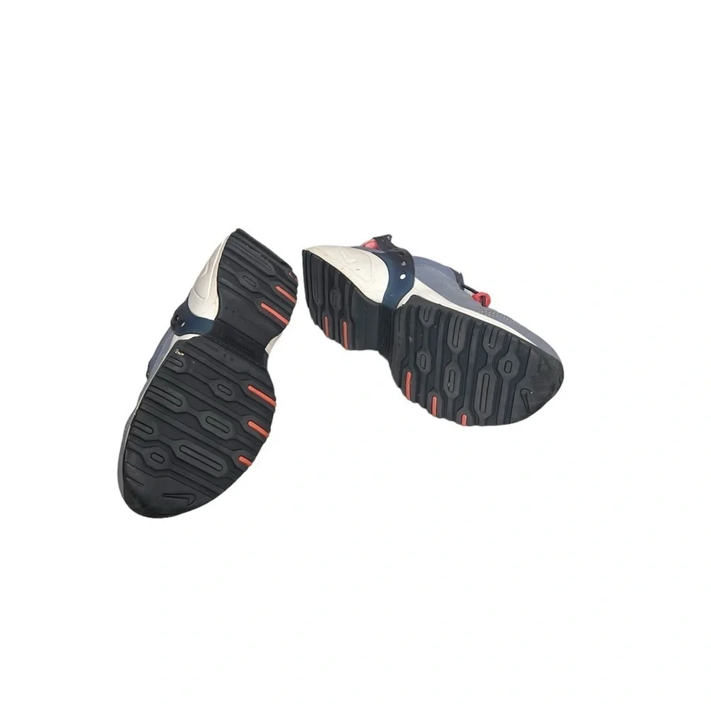 Nike women’s slip