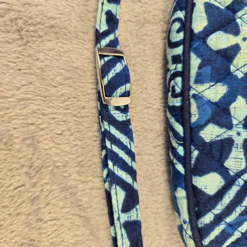 Vera Bradley Blue Quilted Batik Crossbody Bag Small Messenger ID Window