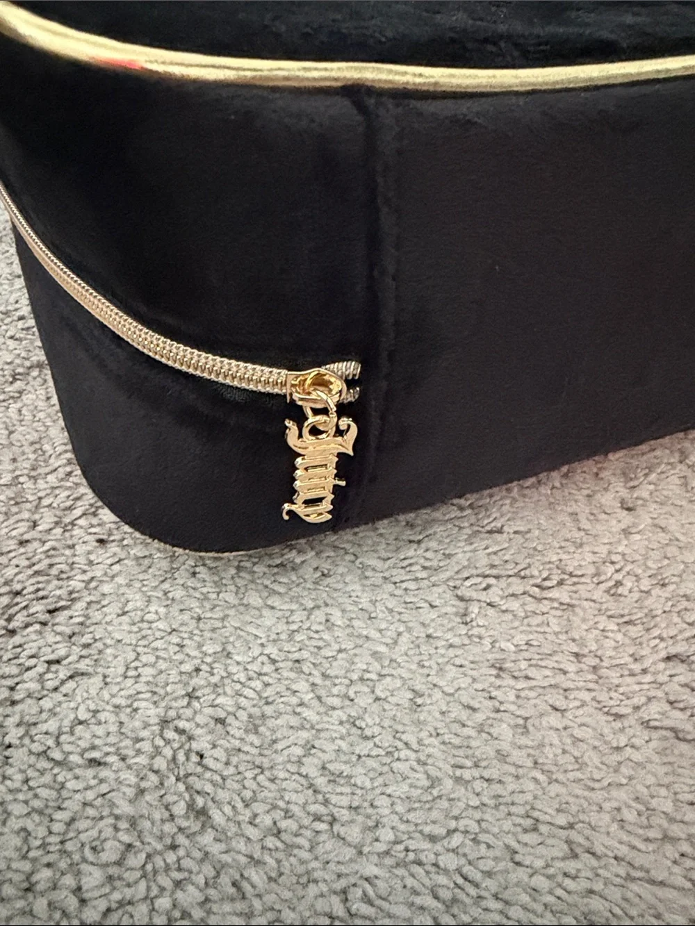 Juicy Couture stylish juicy