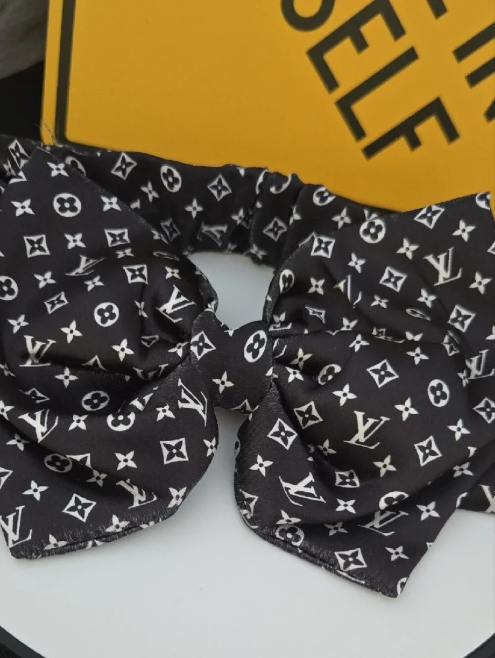 no brand black bow