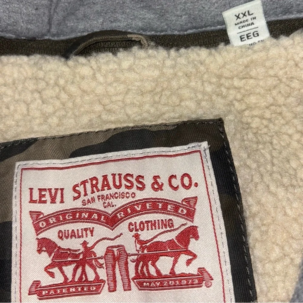 Levis questions leave
