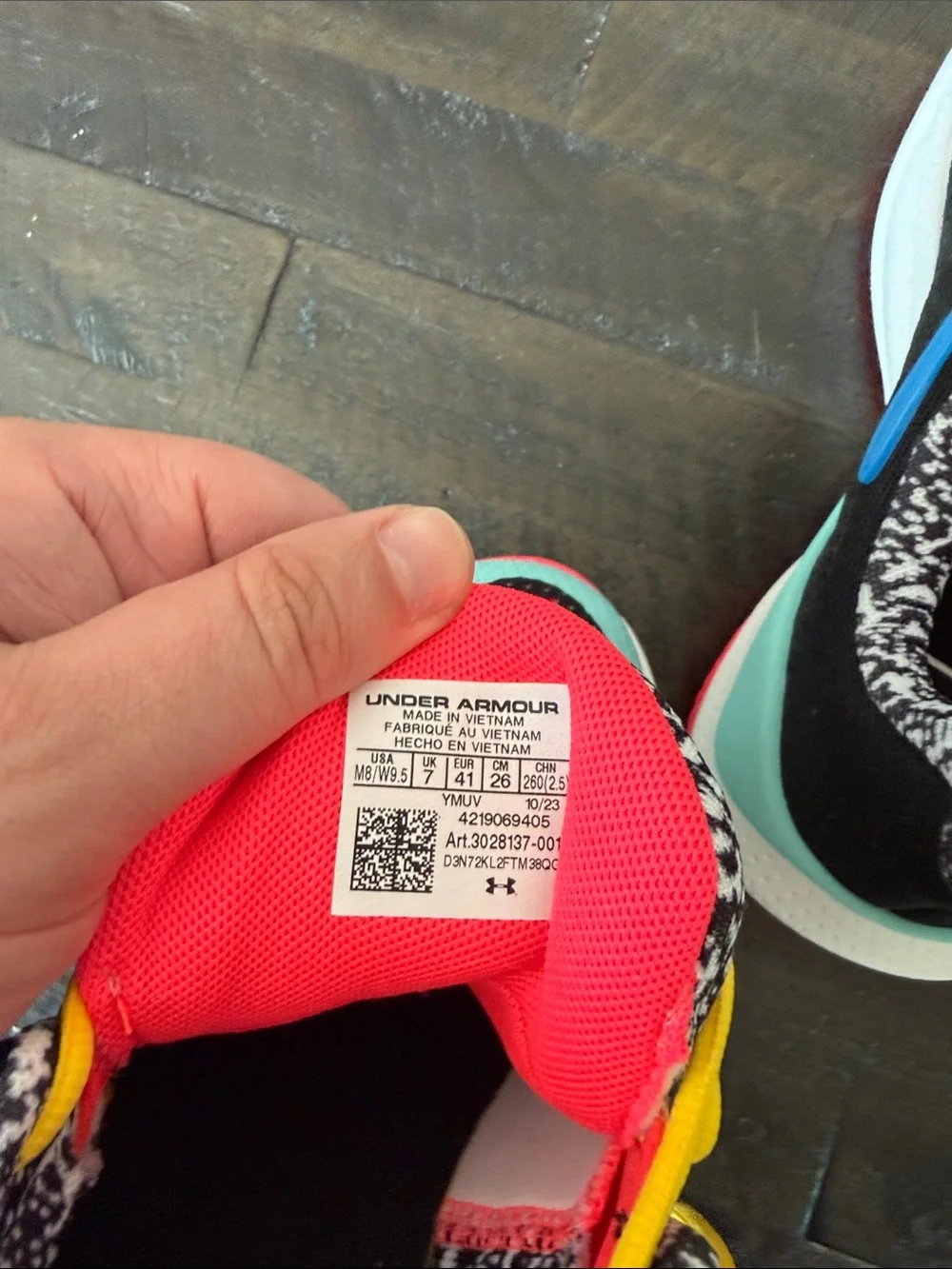 Under Armour no color