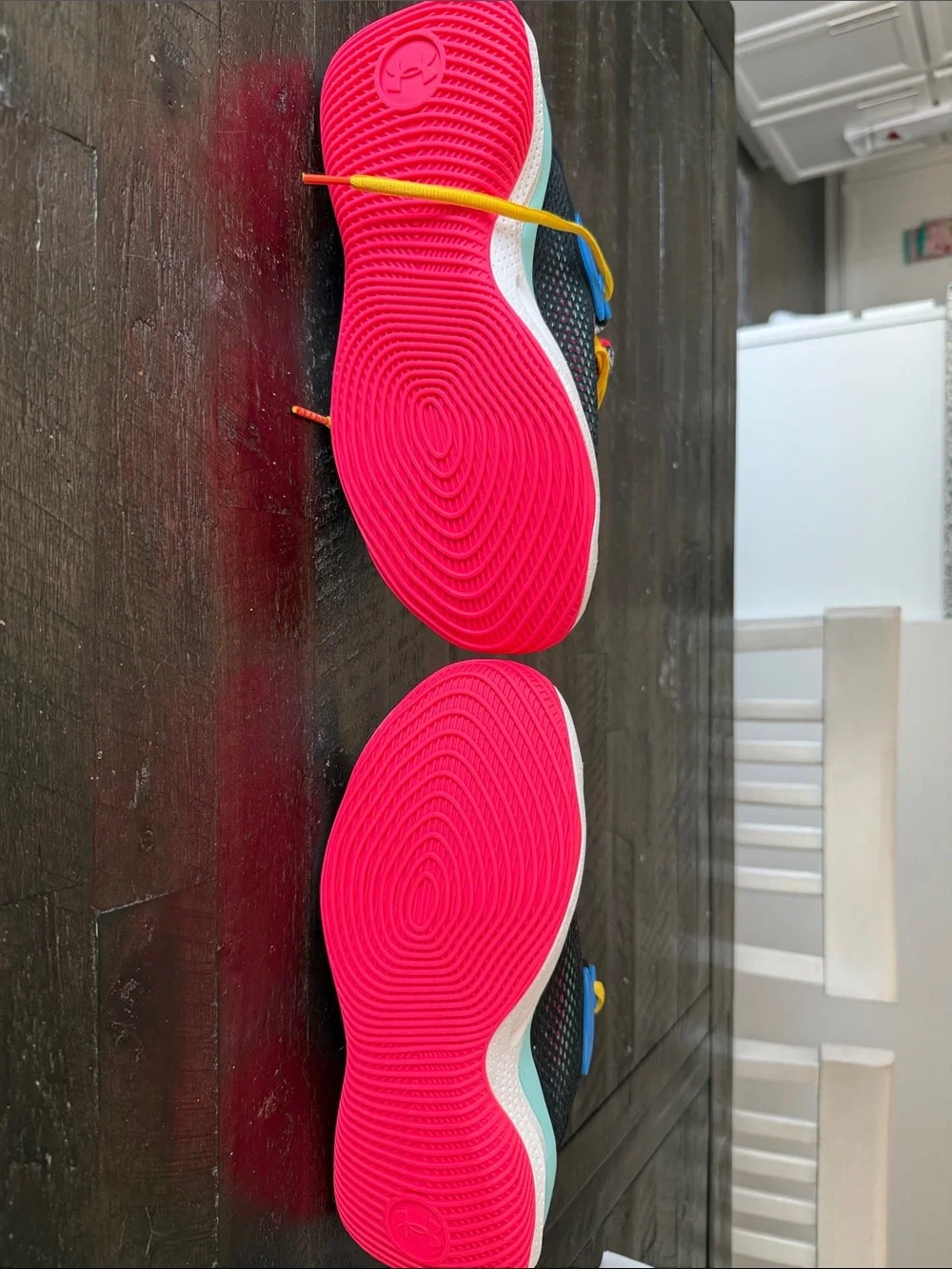 Under Armour 220 cushioned