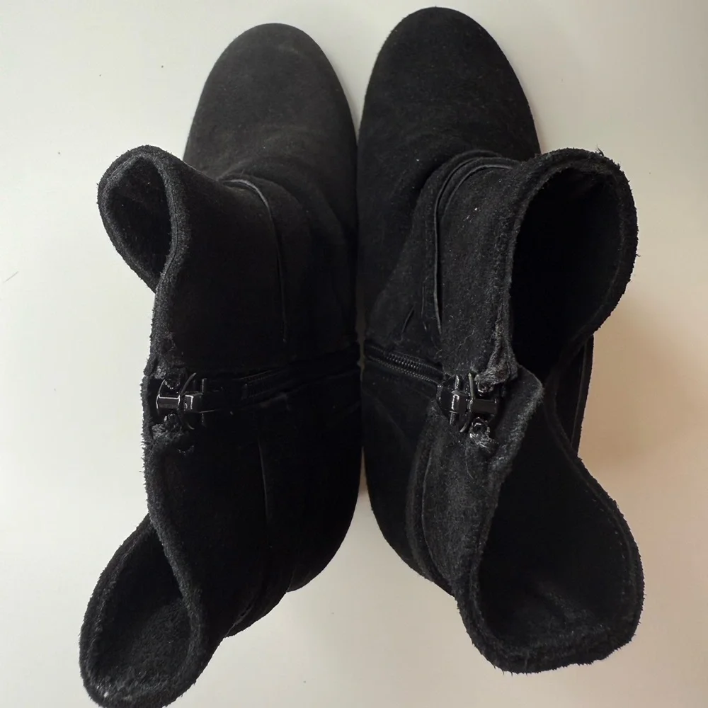 Matisse suede leather
