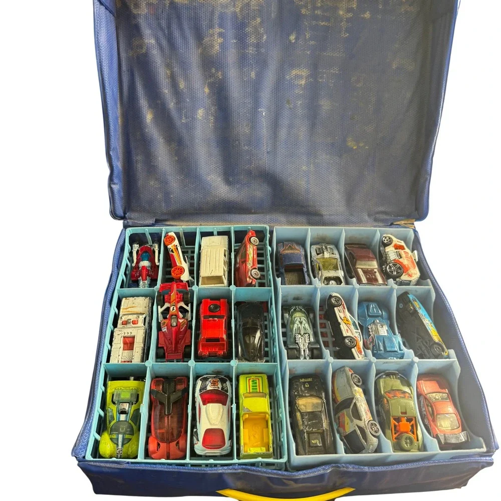 Hot Wheels case front tara