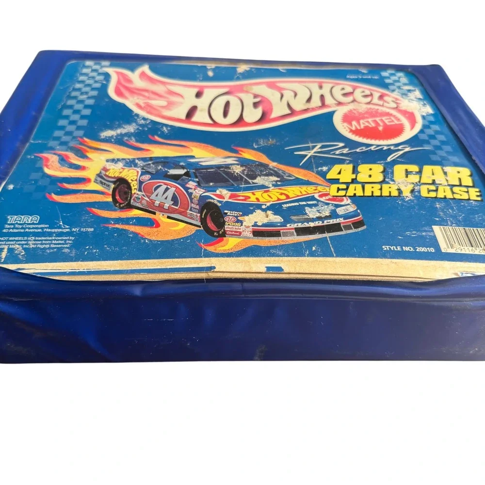Hot Wheels scuffing it