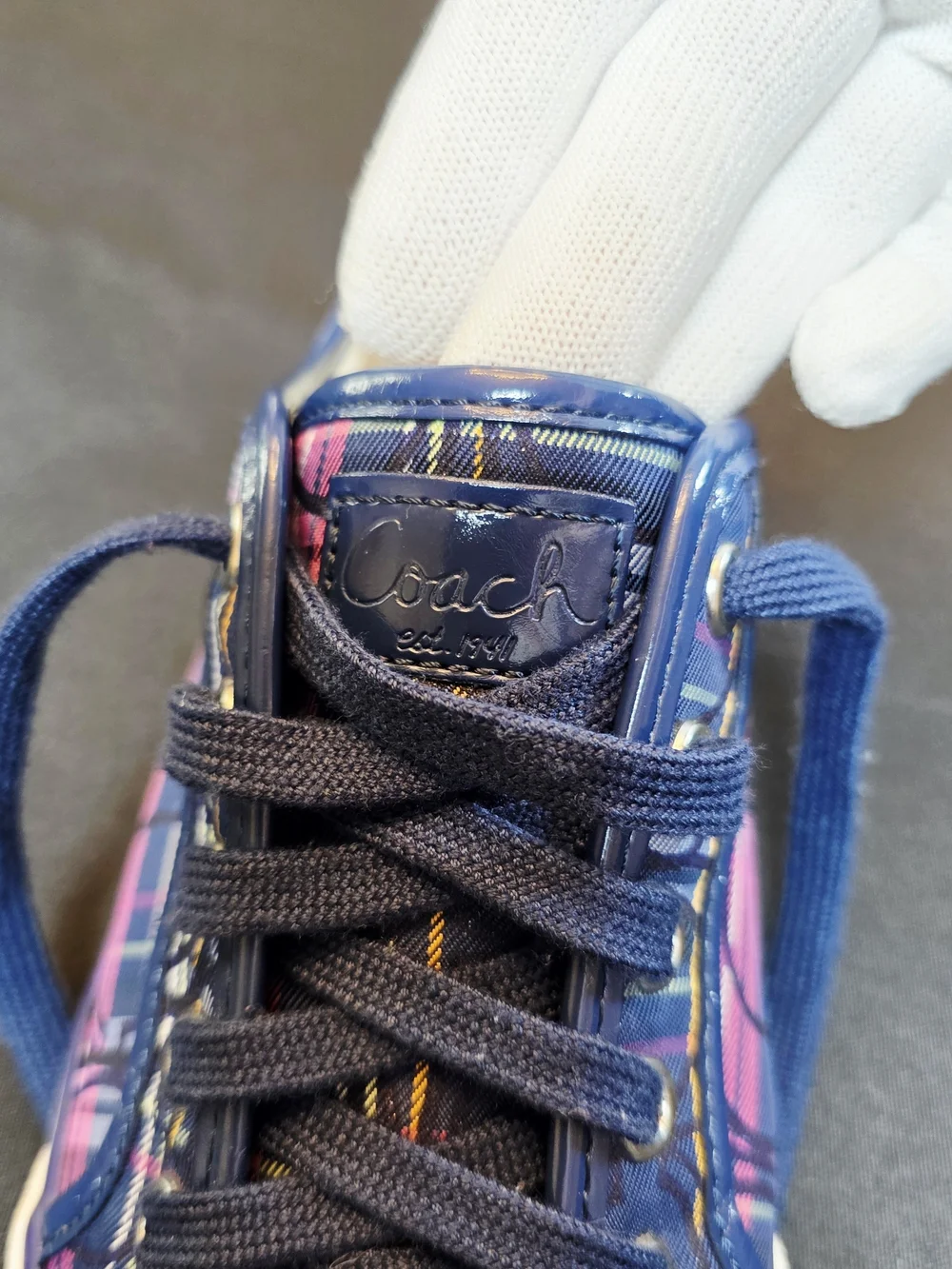 Coach dee signature