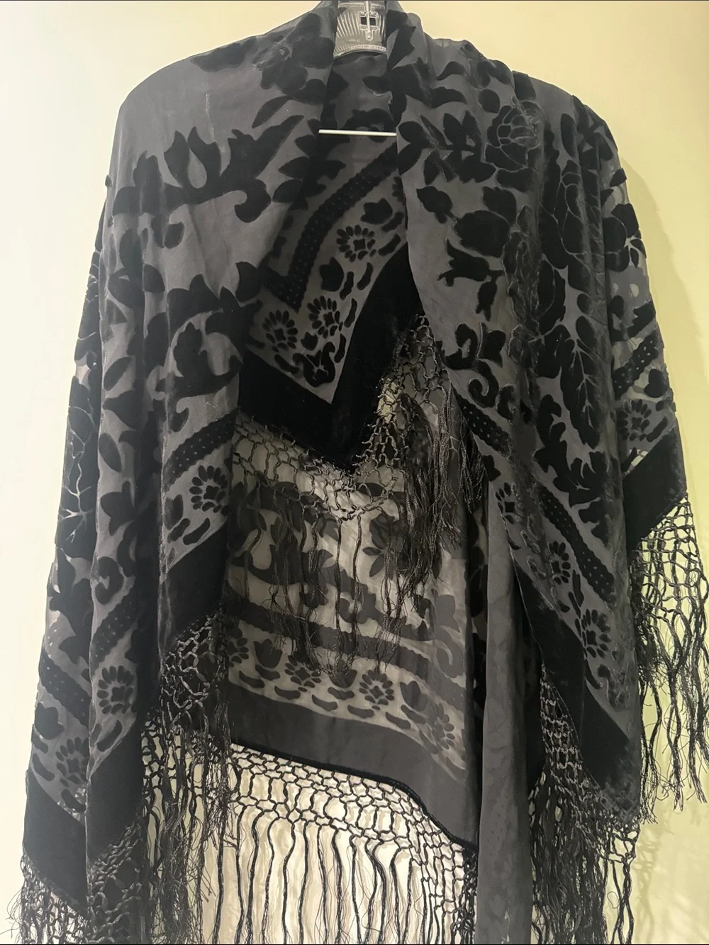 2xist shawl floral
