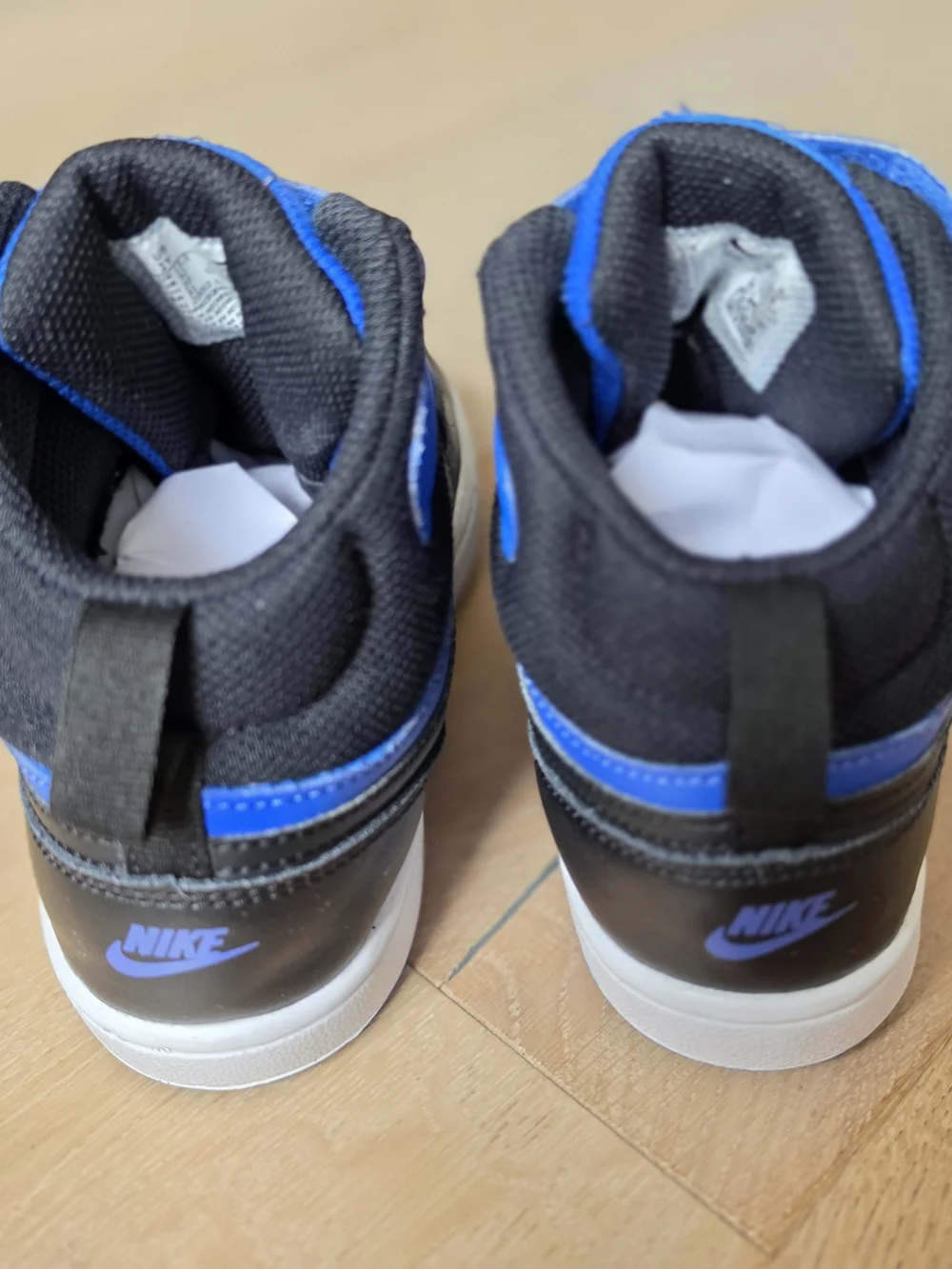 Nike kids court