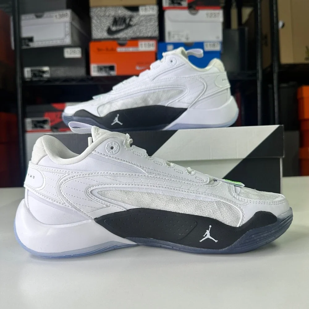 Nike Luka 2 Big Kids' Shoes (DZ3498-103, White/Green Strike/Black) Size 7Y/W 8.5