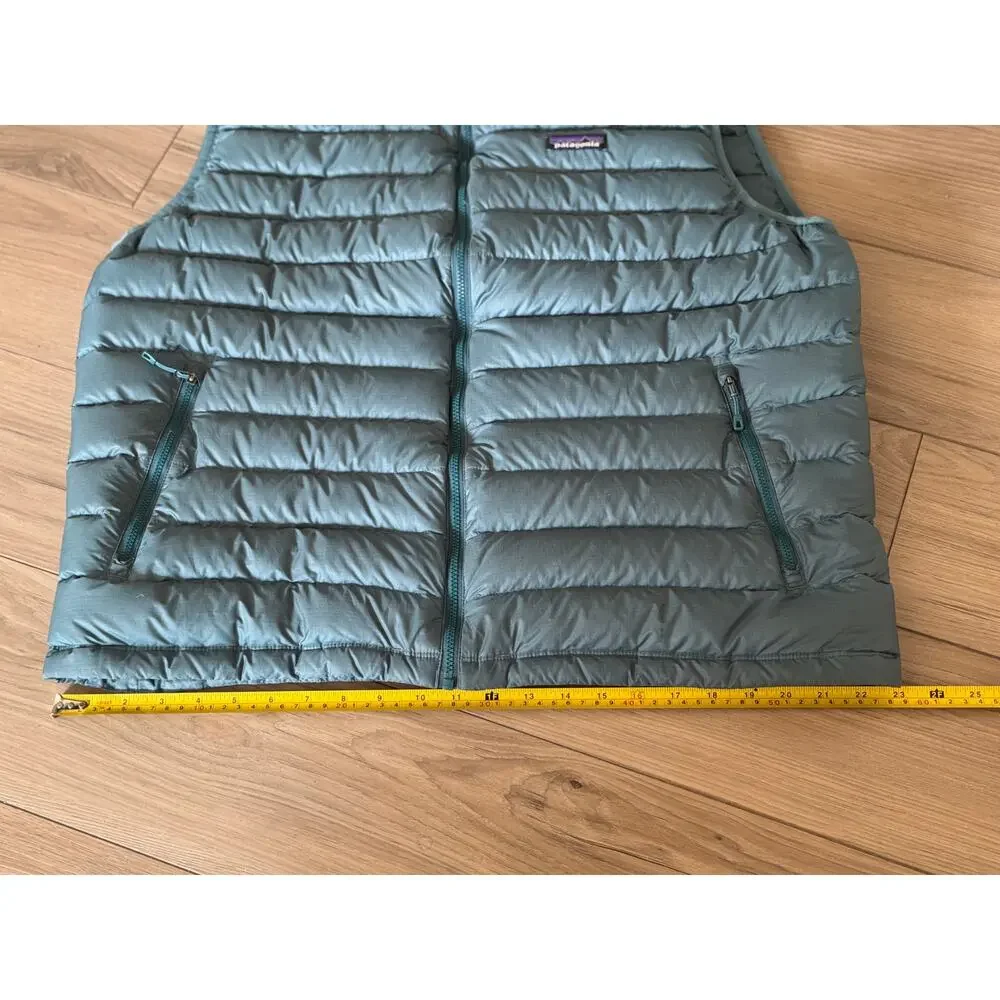 Patagonia men down