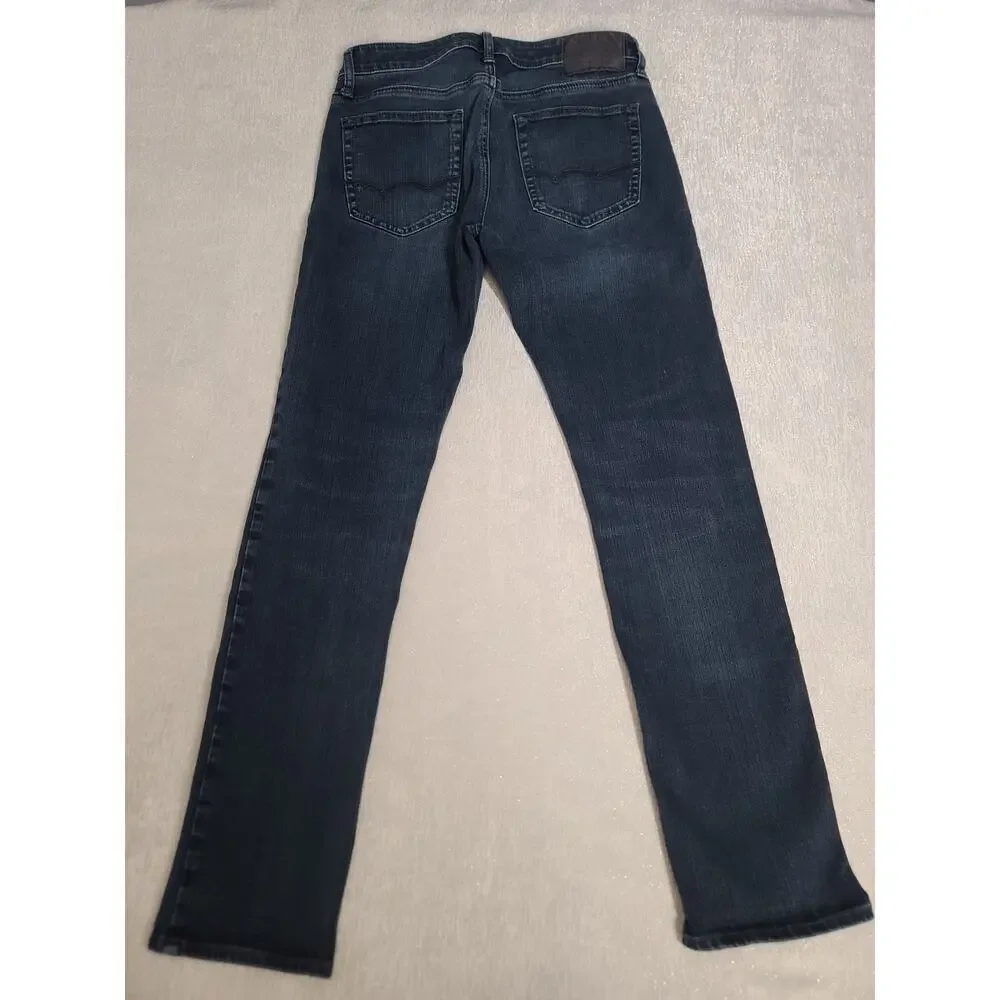 American Eagle Outfitters plec size