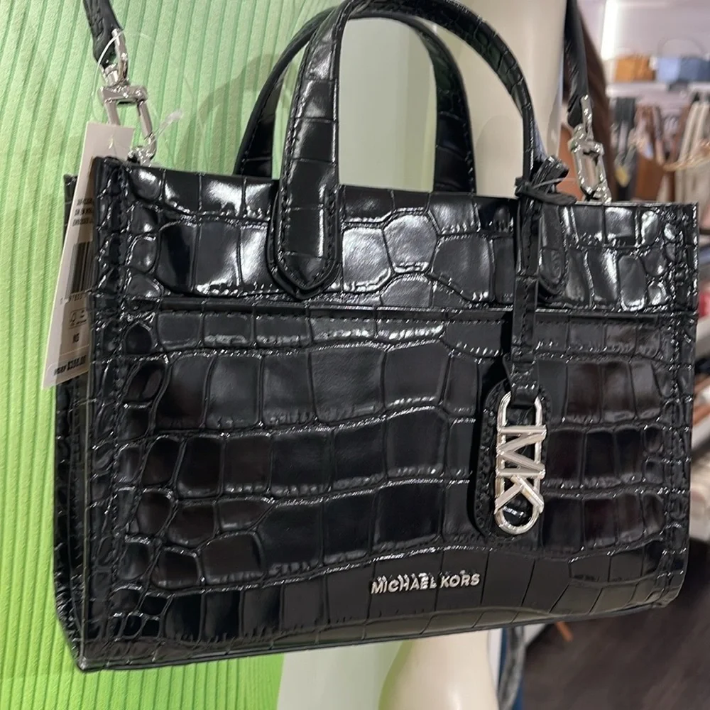 Michael Kors sized 5h