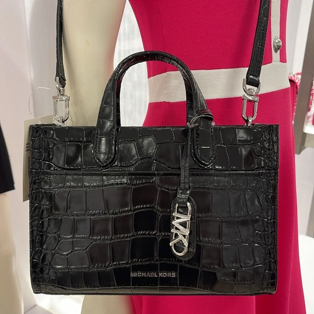 Michael Kors carry exterior