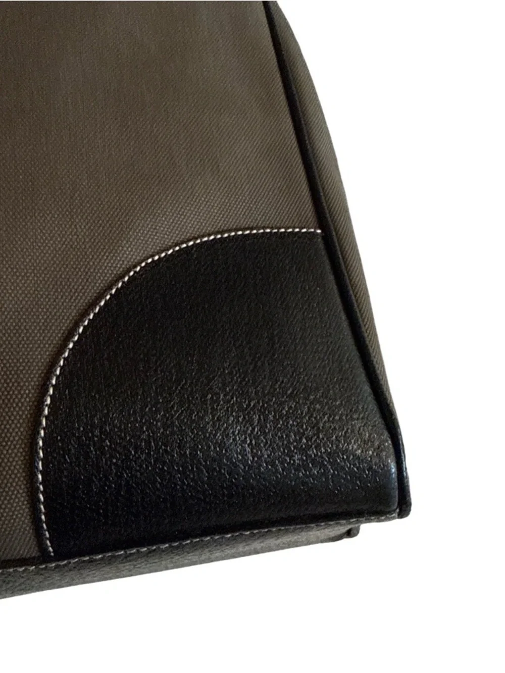 Prada authentic canapa