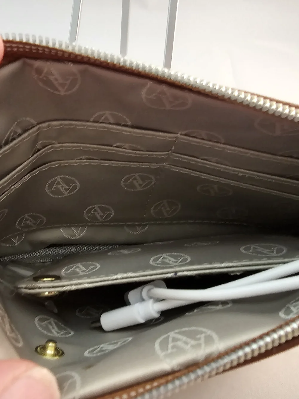 Adrienne Vittadini small wristlet