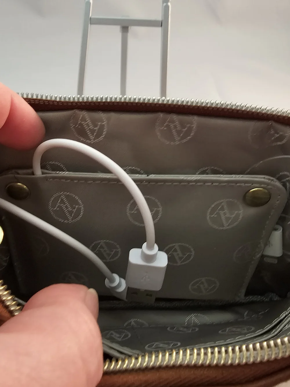 Adrienne Vittadini small wristlet