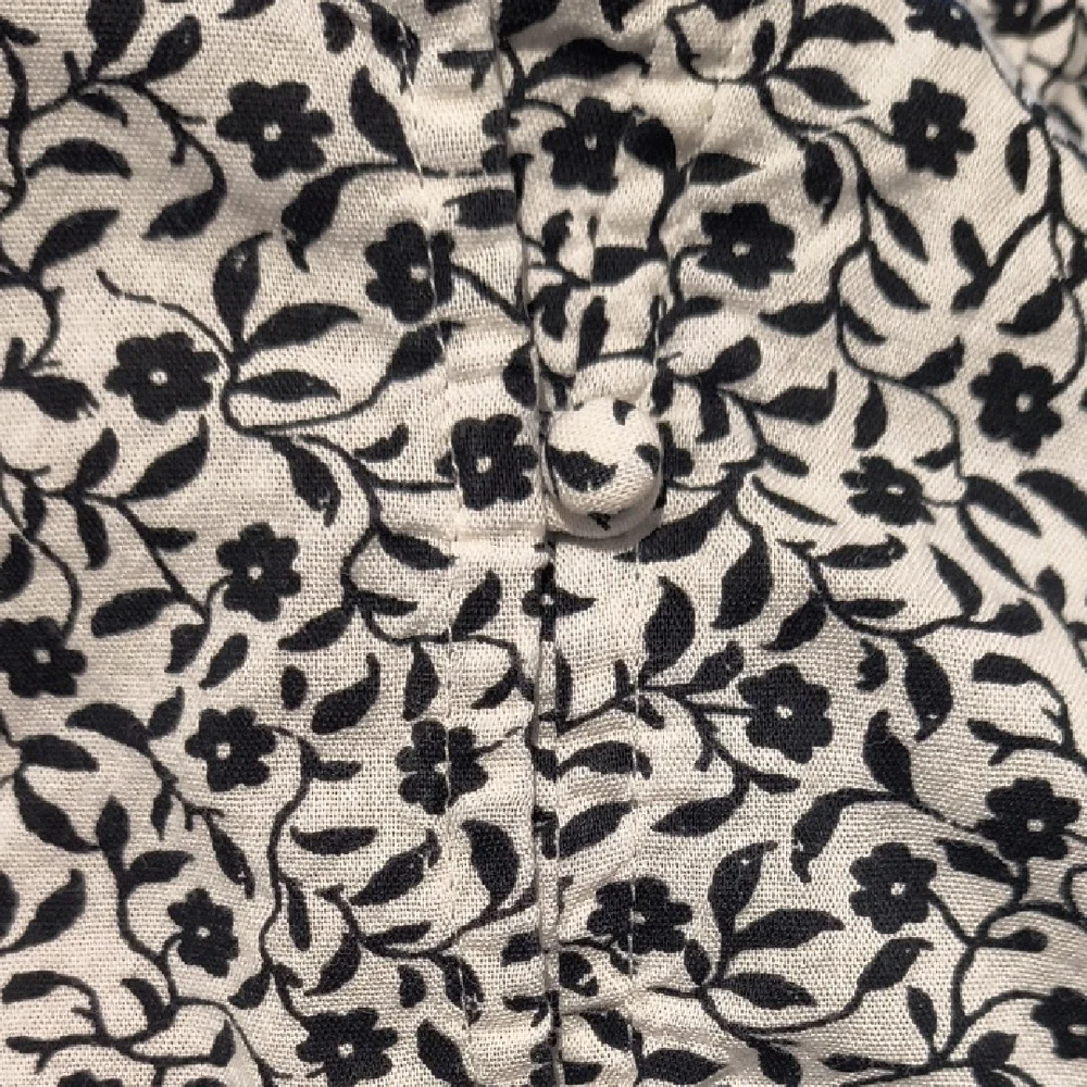 Old Navy puff blouse lightweight