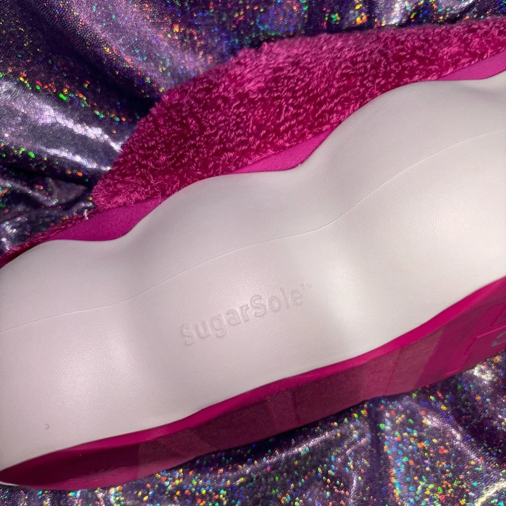 UGG fushia box womens