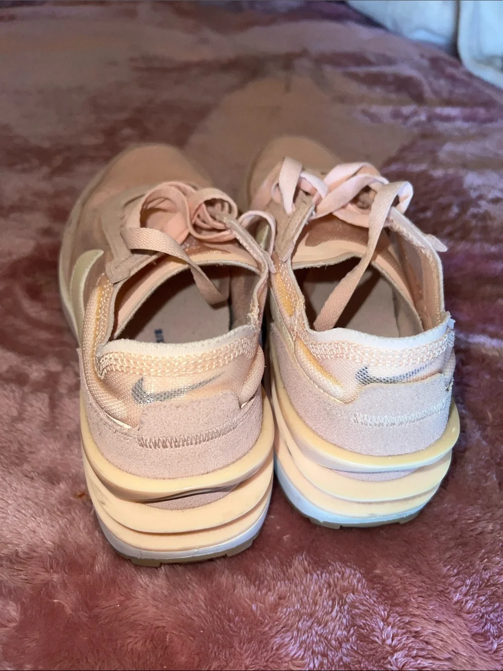 Nike stylish low