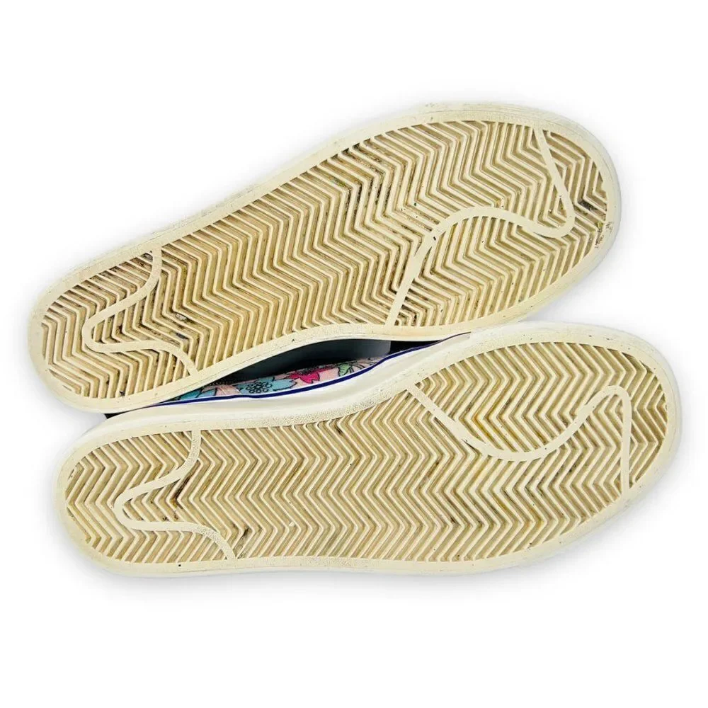 Nike brand toki