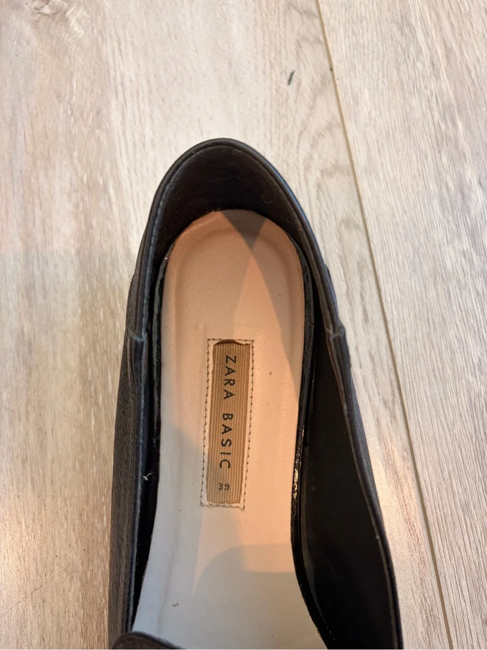 Zara sleek black