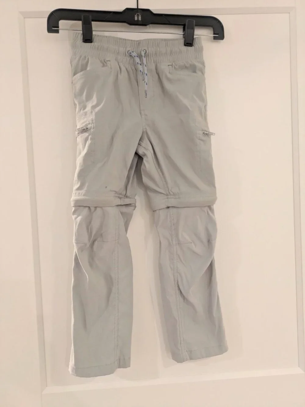 Eddie Bauer Kids Grey Convertible Pants/Shorts with Zip-Off Legs - 5/6