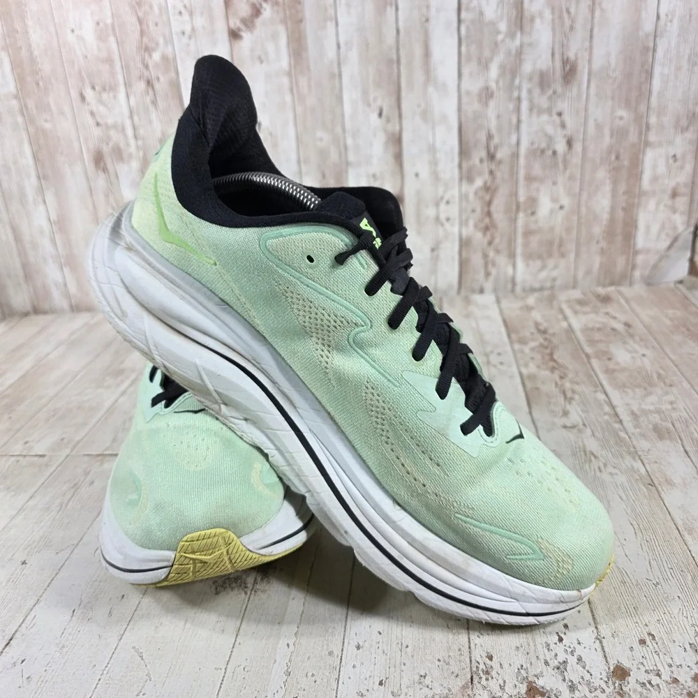 Hoka One One hoka one