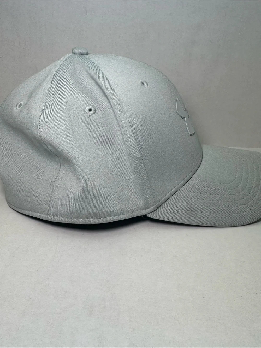 Under Armour minimal clean