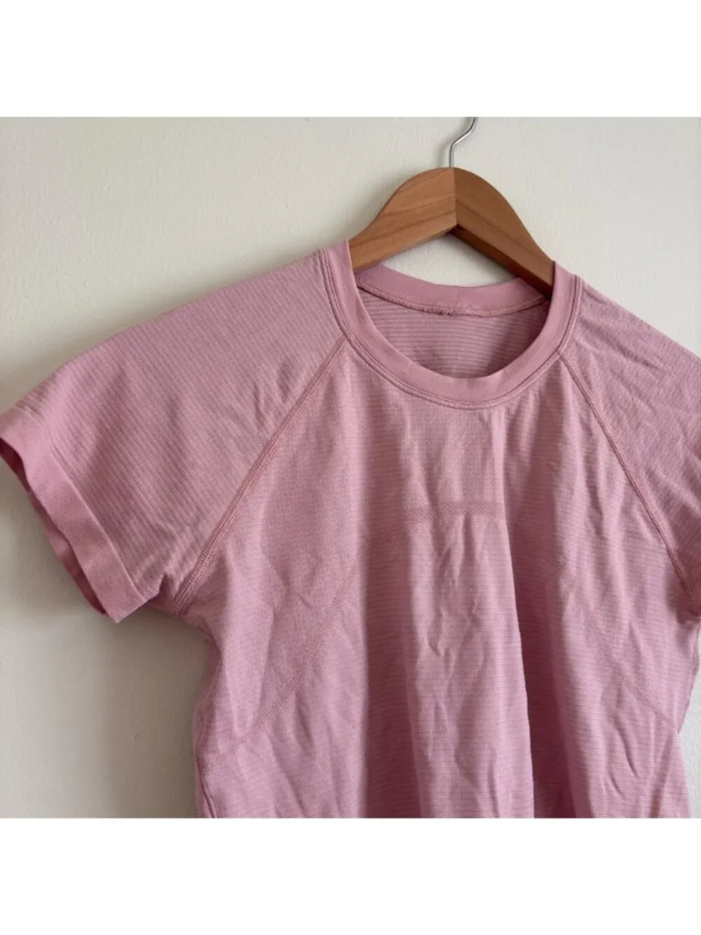 Lululemon Athletic Swiftly Tech Short Sleeve Cropped Shirt 2.0 Pink Women’s Sz 8