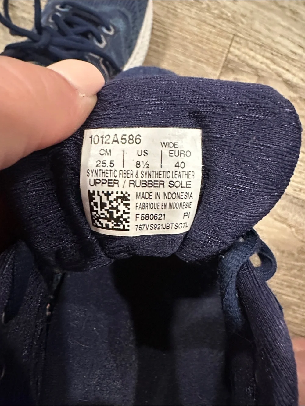 Asics fabric wide