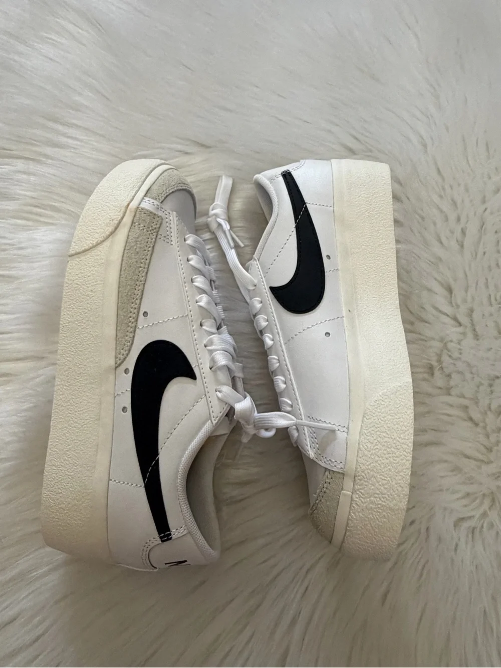 Nike White/Black Blazer Low Platform Sneakers Sz 6