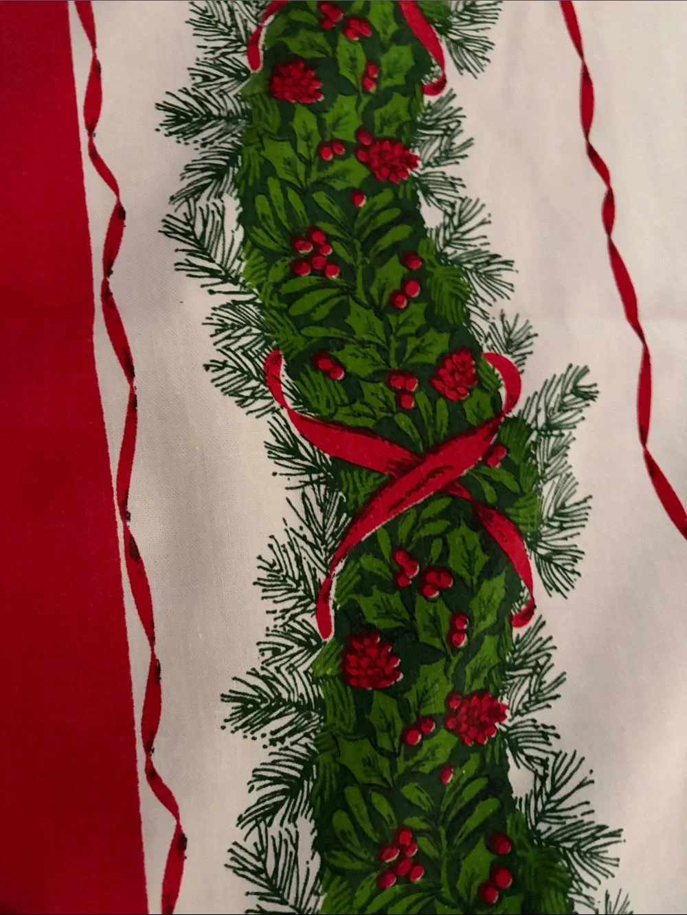 Festive Red & Green Holiday Tree Skirt - Brand Unspecified