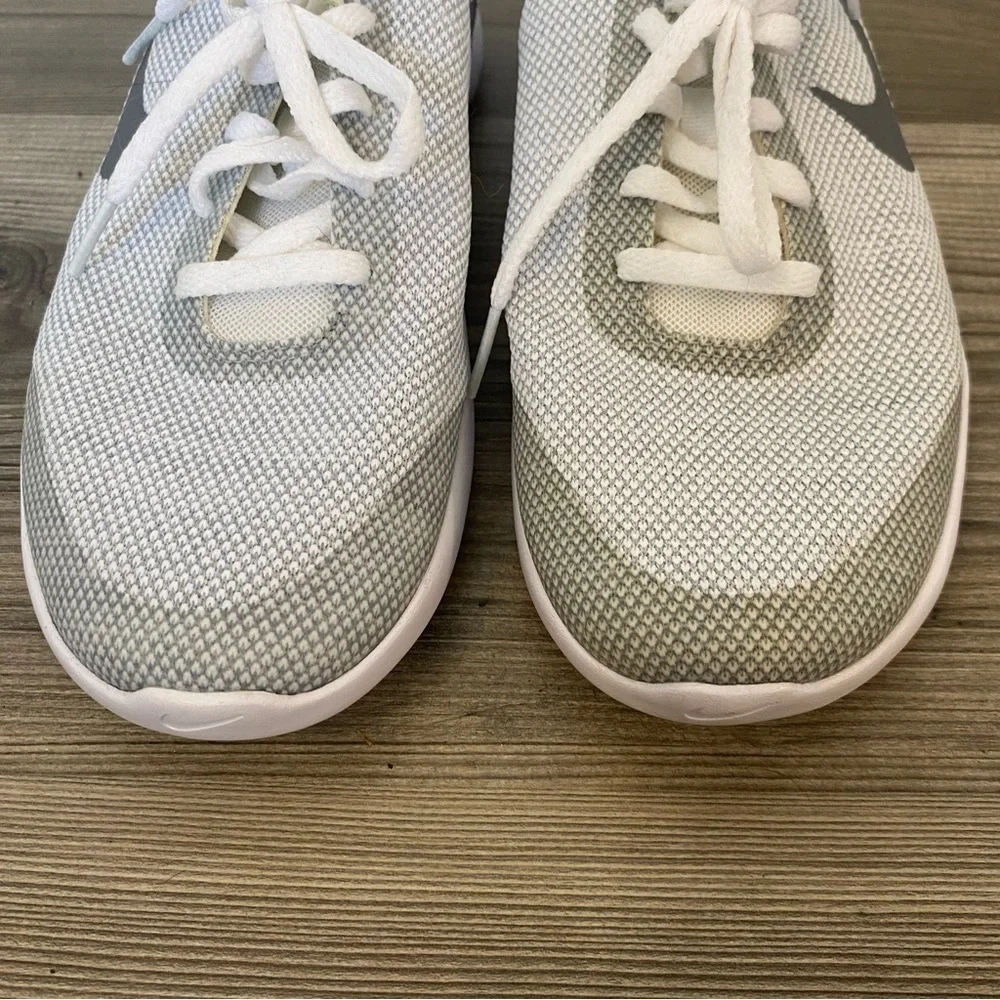 Nike Flex Gray‎ White Sneakers 7