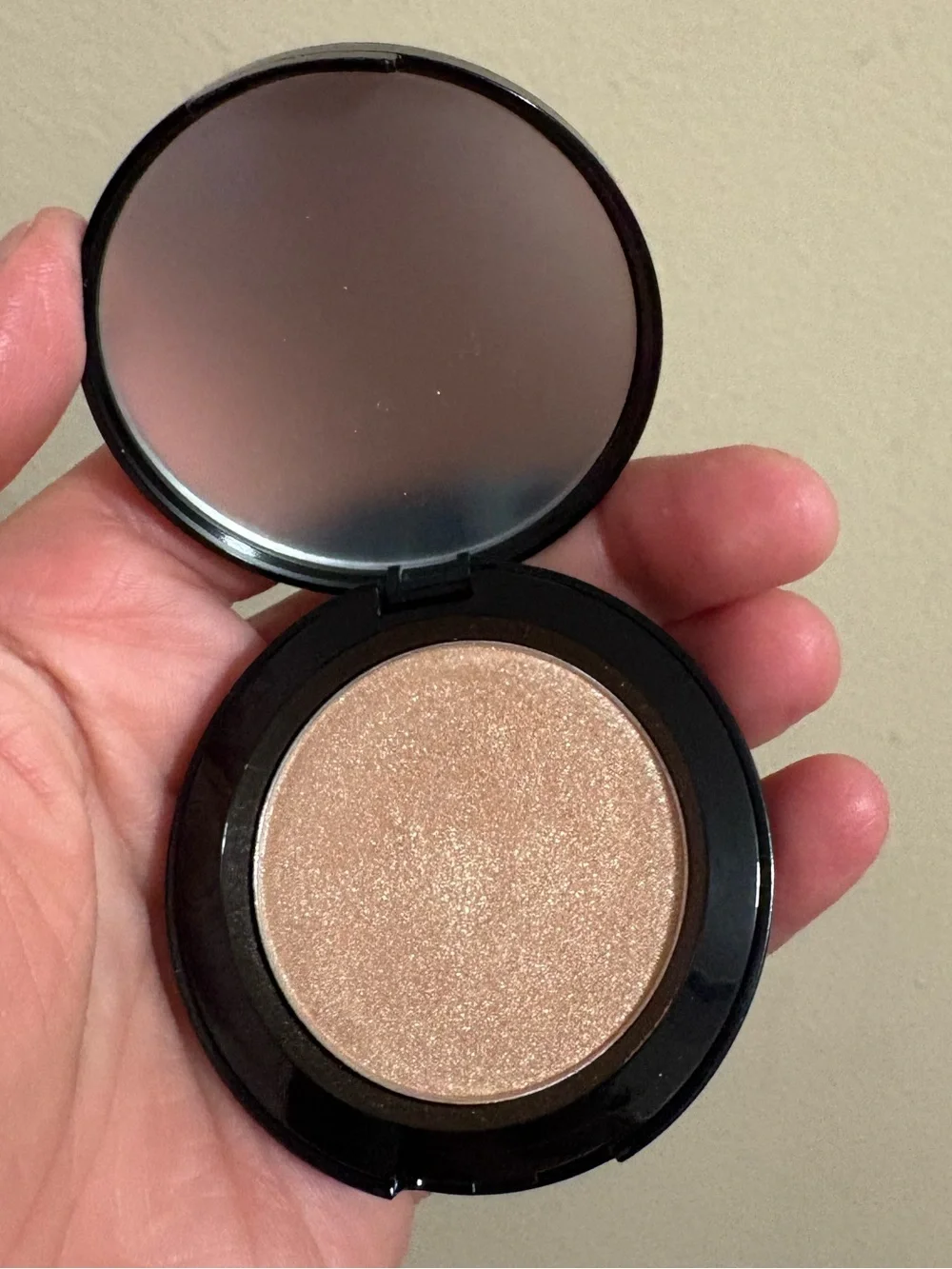 Laura Geller compact powder