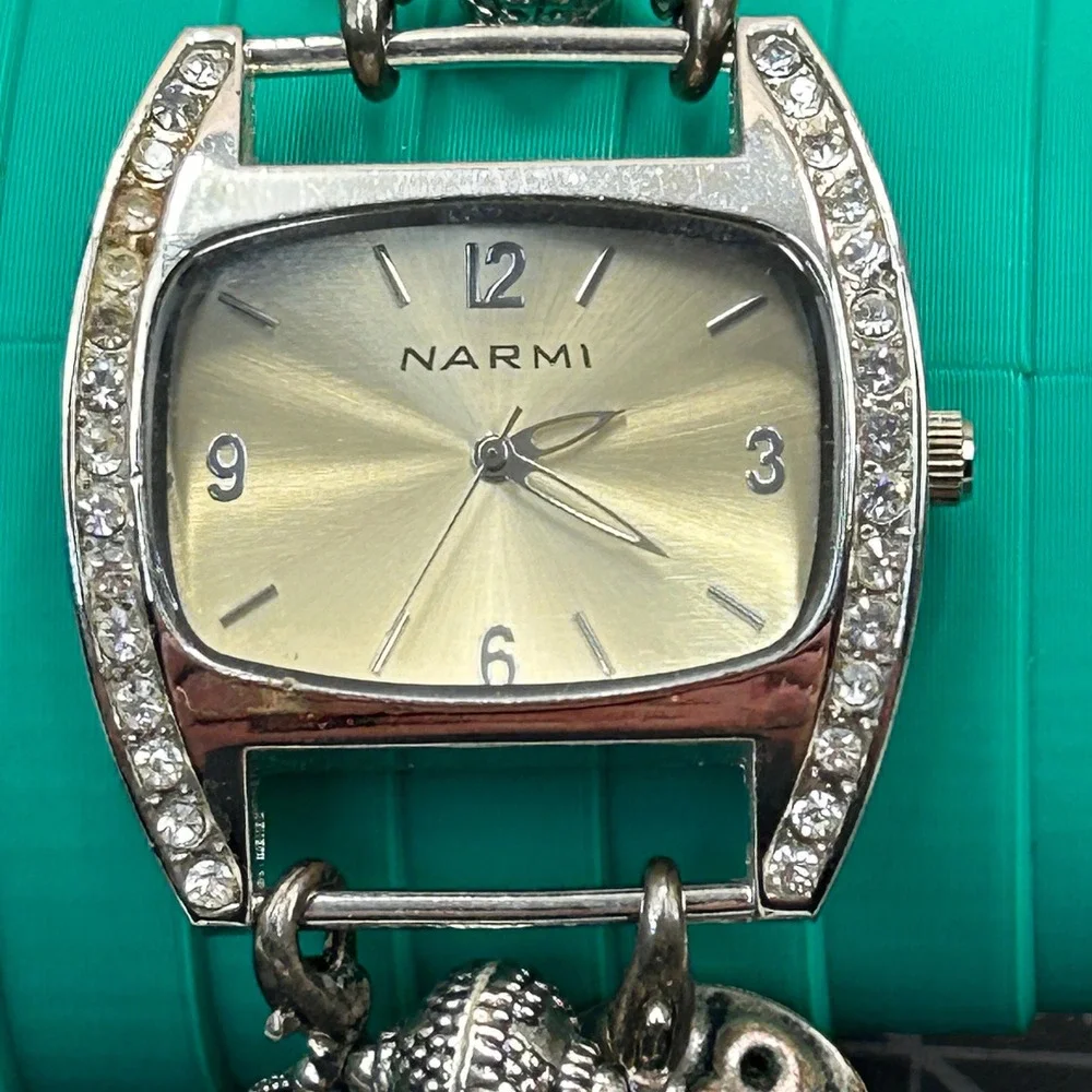 Narmi Womens Crystal Bezel Beaded Stretch‎ Bracelet Watch Silver Tone Boho 32mm