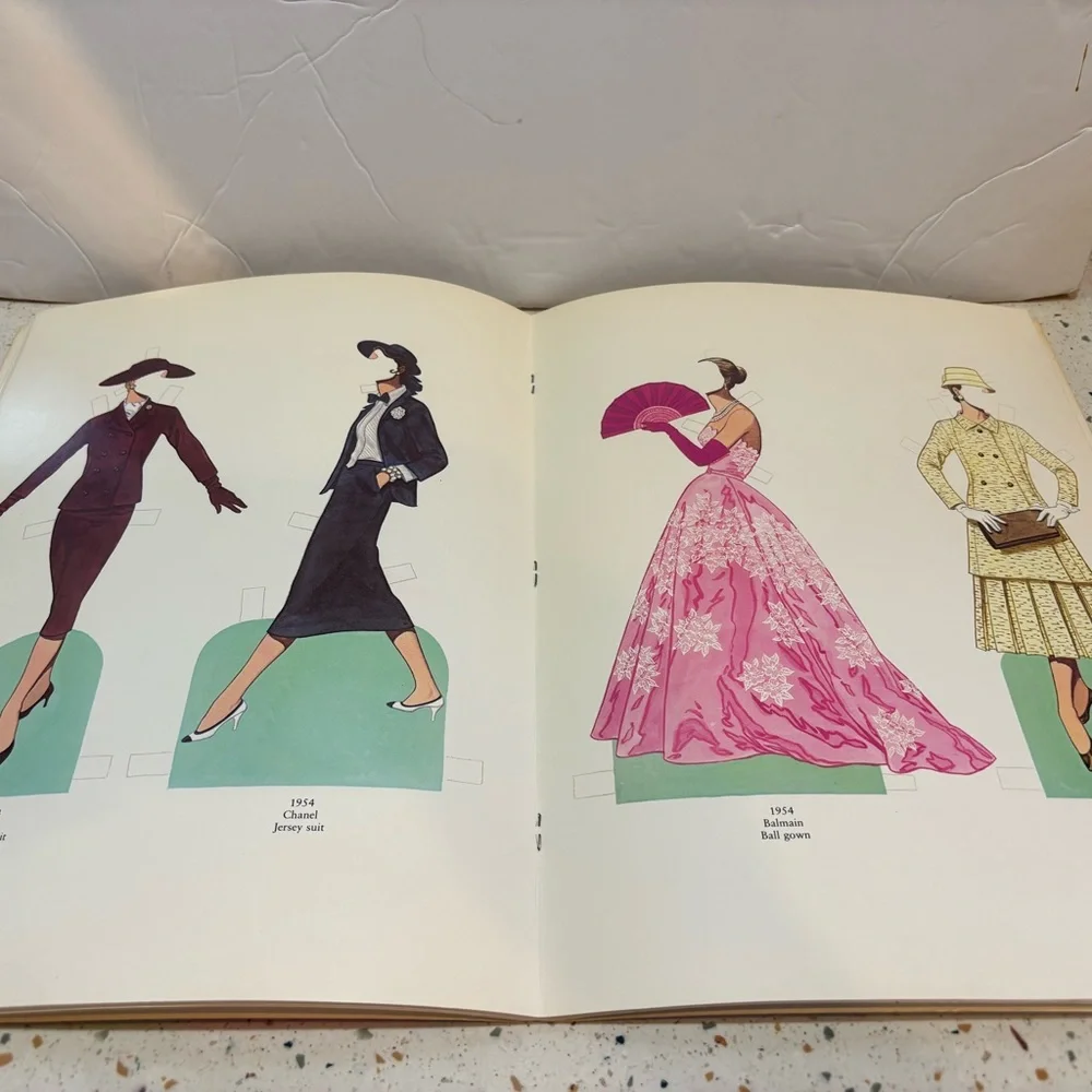 Vintage 1985 Great Fashion‎ Designs of the Fifties Paper Dolls Book Tom Tierney