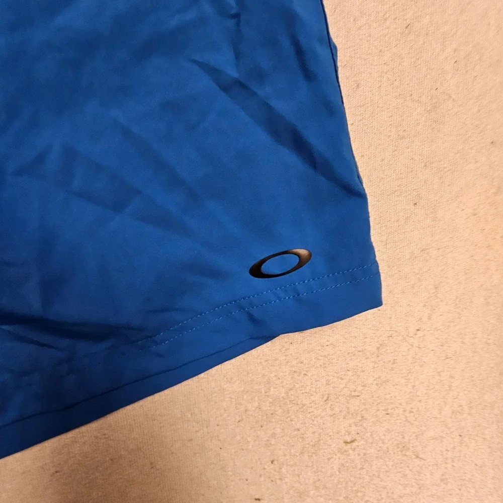 Oakley Mens Performance Fit Athletic Shorts Blue Size 2XL Drawstring Mesh Liner