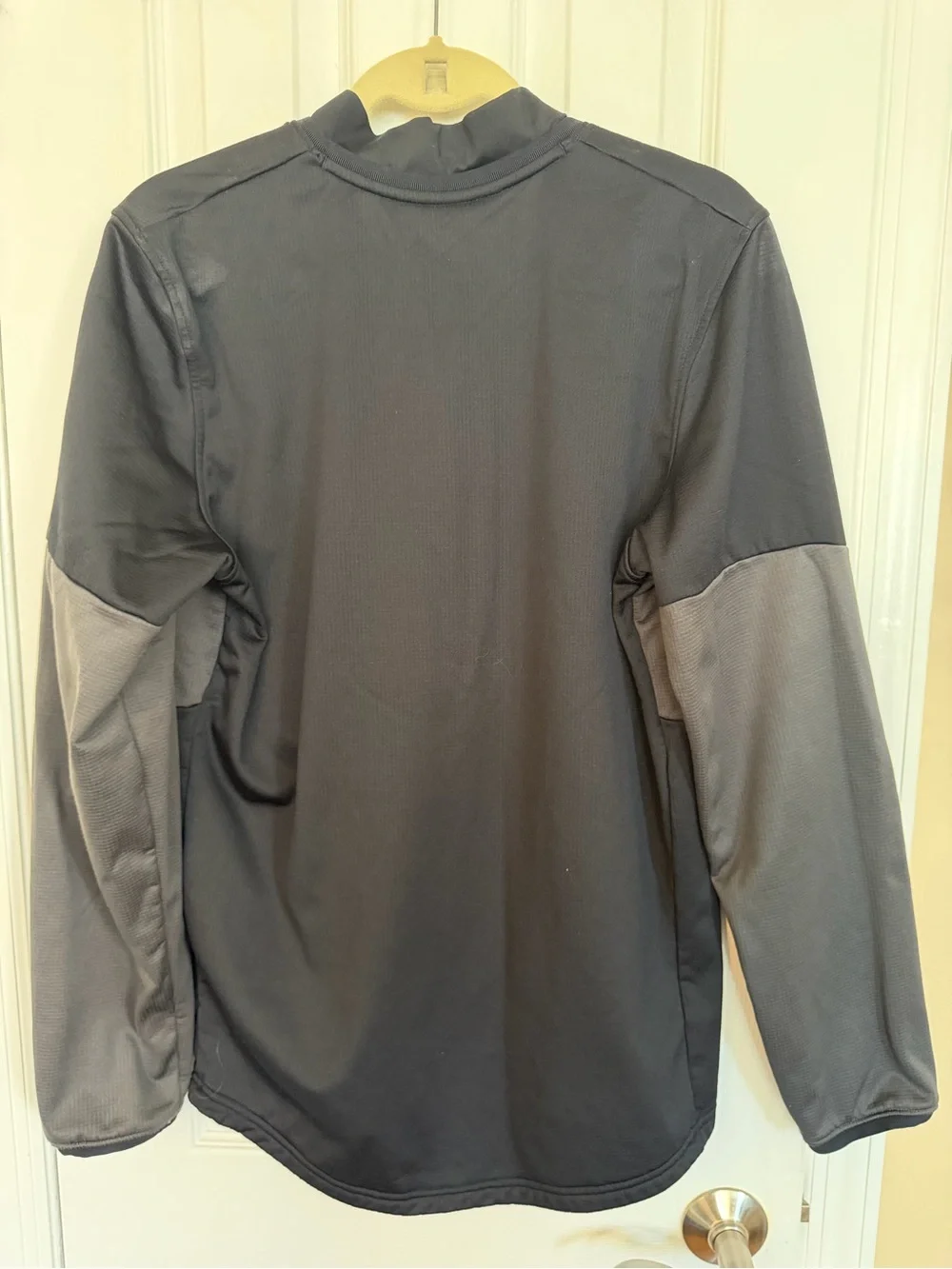 Under Armour lightweight quarter